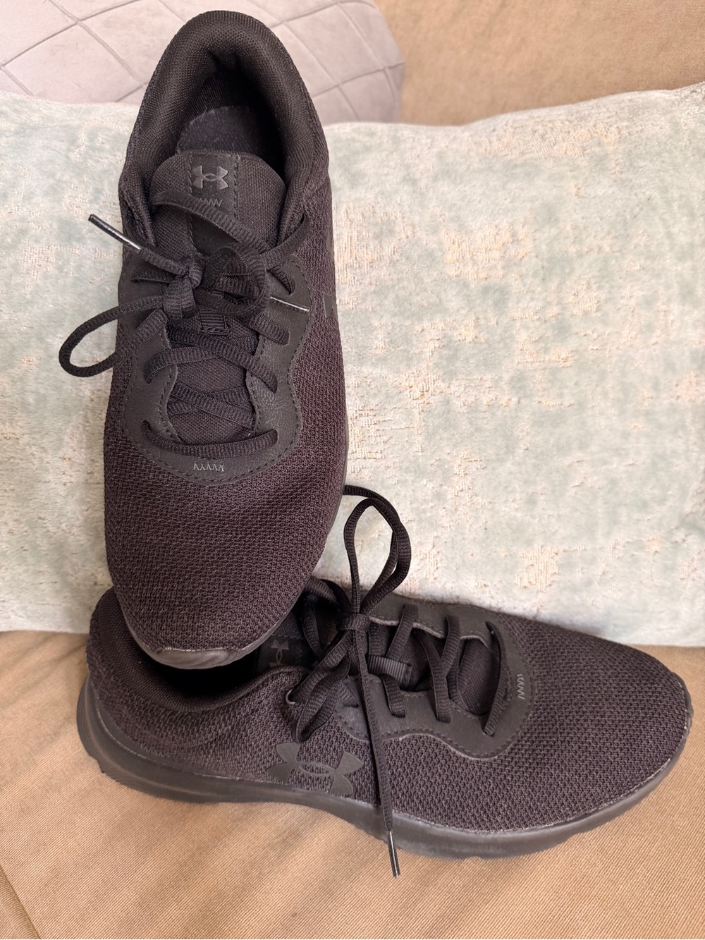 EUC | Sz 10 | Under Armour Mojo 2 Women's Running Shoes Triple Black